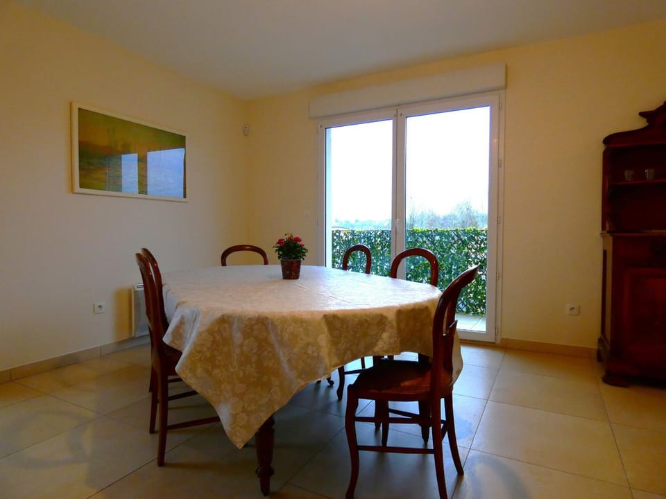 Appartement spacieux avec rooftop et garages privés à 3 min de la gare d'Épernon - FR-1-581-129 Apartment in Centre-Val de Loire