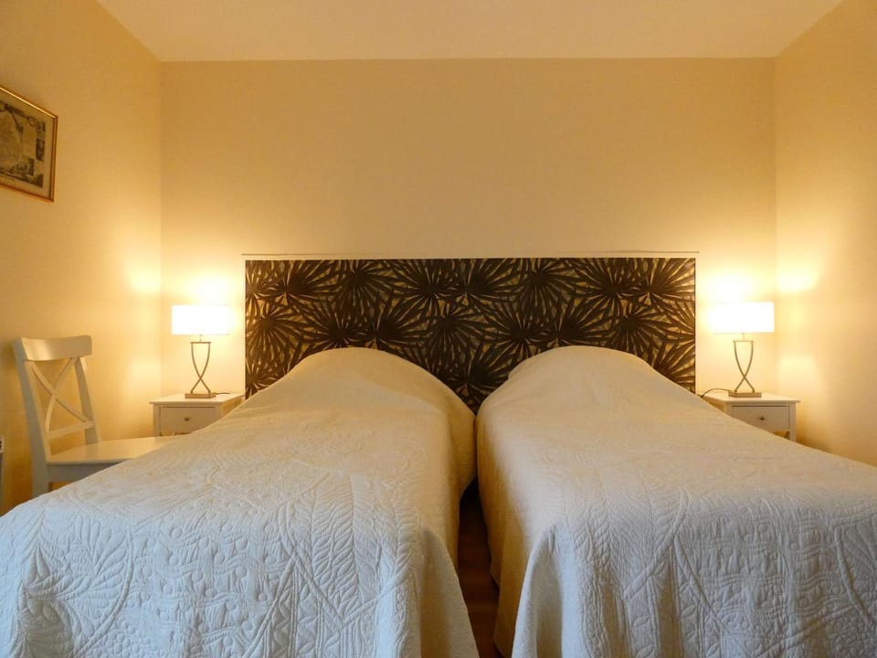 Appartement spacieux avec rooftop et garages privés à 3 min de la gare d'Épernon - FR-1-581-129 Apartment in Centre-Val de Loire