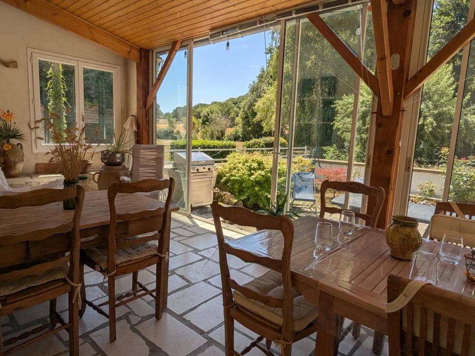Ancien moulin rustique avec jardin, WIFI et parking, animaux acceptés - FR-1-653-251 House in Nouvelle-Aquitaine