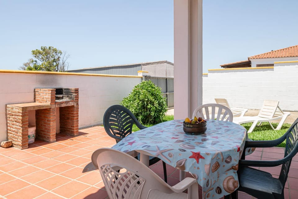 Patio, Facade/entrance, Day, Night, BBQ facilities, View (from property/room), Balcony/Terrace, Living room, Seating area, Dining area, sunbed