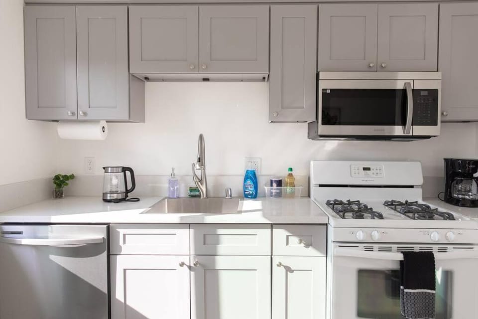 2BD/2BA Apartment in DT ALhambra Apartment in Alhambra