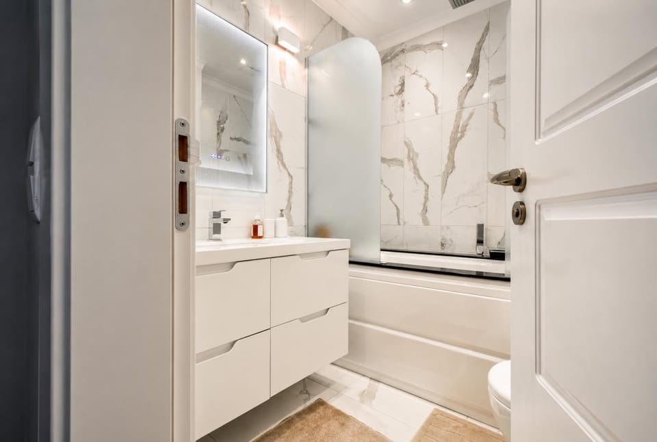 Bathroom, Bath