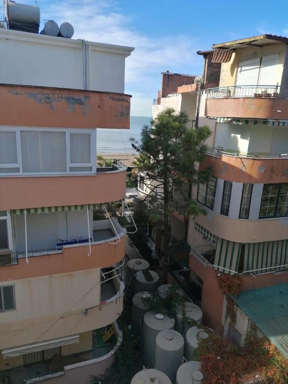Day, Neighbourhood, View (from property/room), Balcony/Terrace, Street view