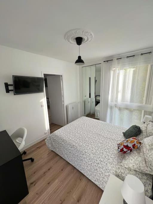 TV and multimedia, Bedroom, wardrobe