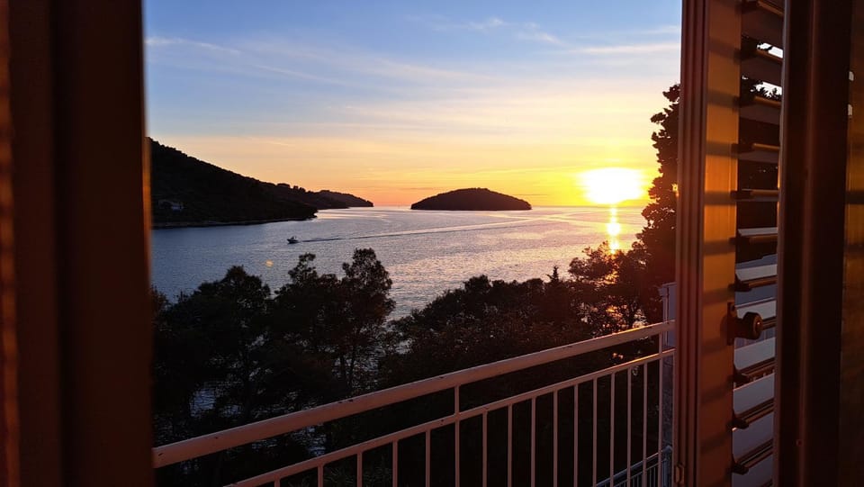 Natural landscape, View (from property/room), Balcony/Terrace, Bedroom, Sea view, Sunset