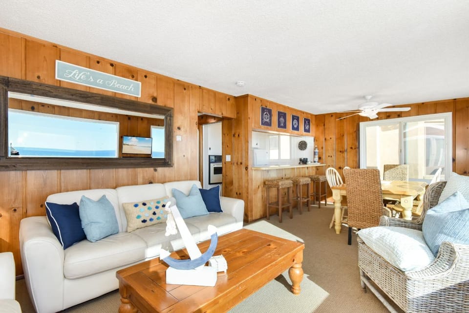 Upstairs 2 Bedroom Home with Ocean Views on 65th St House in Balboa Peninsula