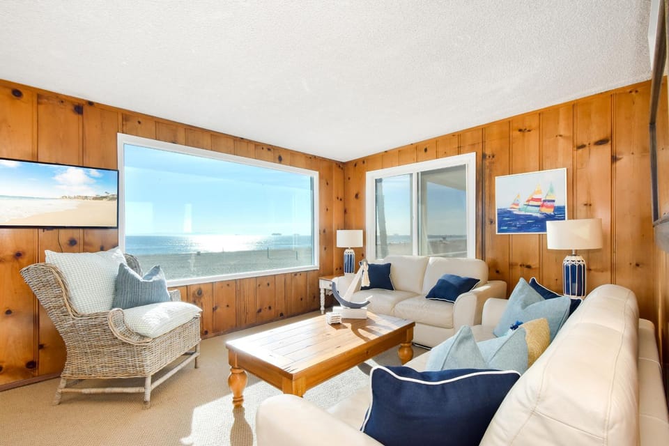 Upstairs 2 Bedroom Home with Ocean Views on 65th St House in Balboa Peninsula