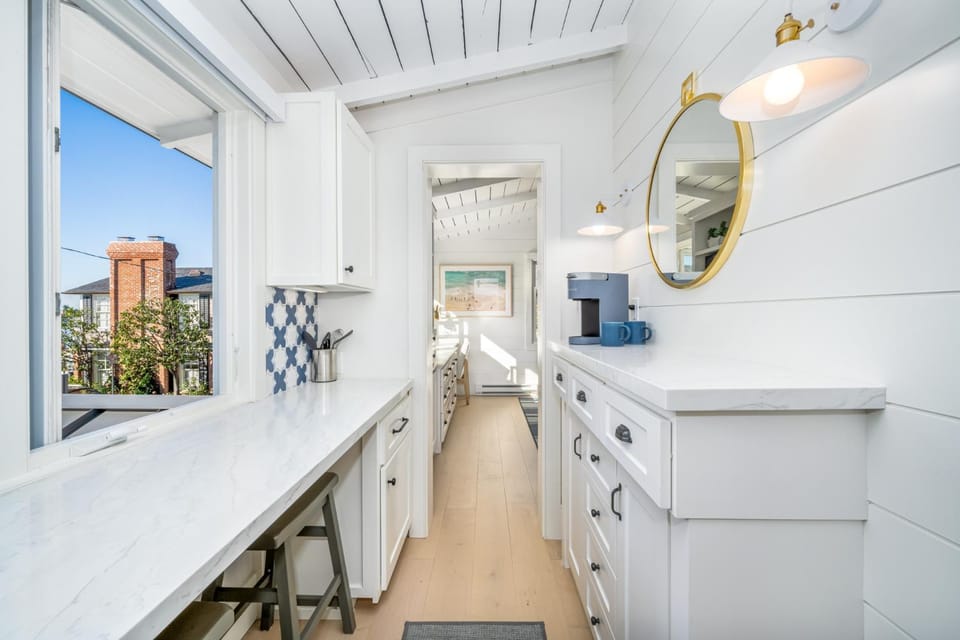 Balboa Island Luxury Penthouse Suite With Bay Views House in Balboa Island
