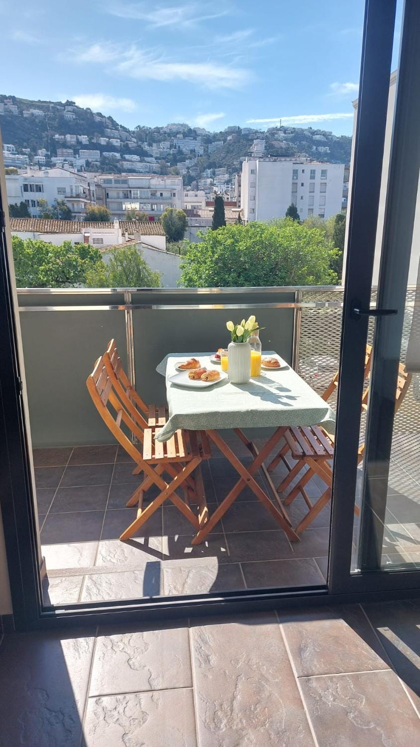 Balcony/Terrace, Mountain view