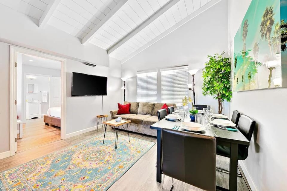 4 Bedroom Across from the Beach and Boardwalk House in Balboa Peninsula