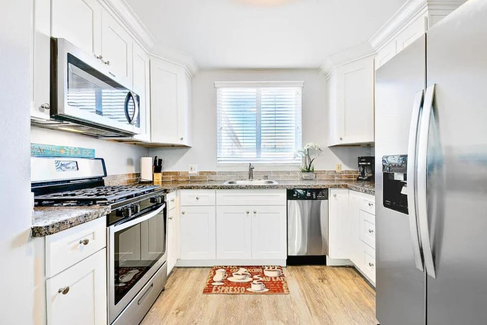 4 Bedroom Across from the Beach and Boardwalk House in Balboa Peninsula