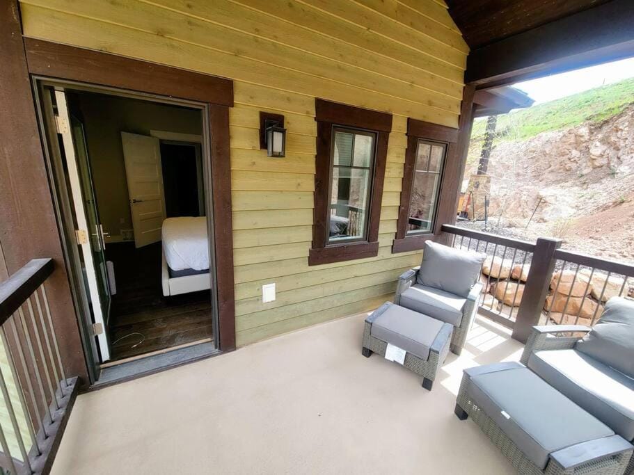 Best Location on Fairway, Corner Unit! House in Utah