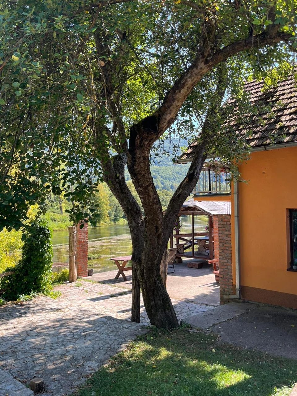 Holiday Home Lola House in Federation of Bosnia and Herzegovina