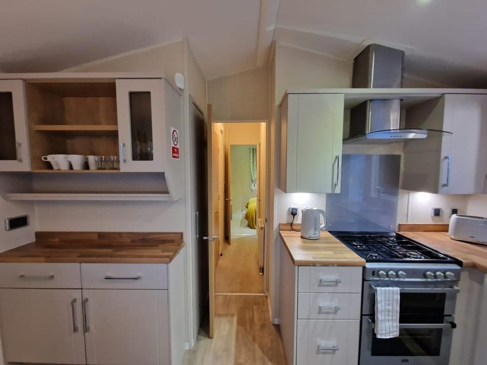 Beautiful Caravan near Edinburgh nr 9 Campground/ 
RV Resort in Scotland