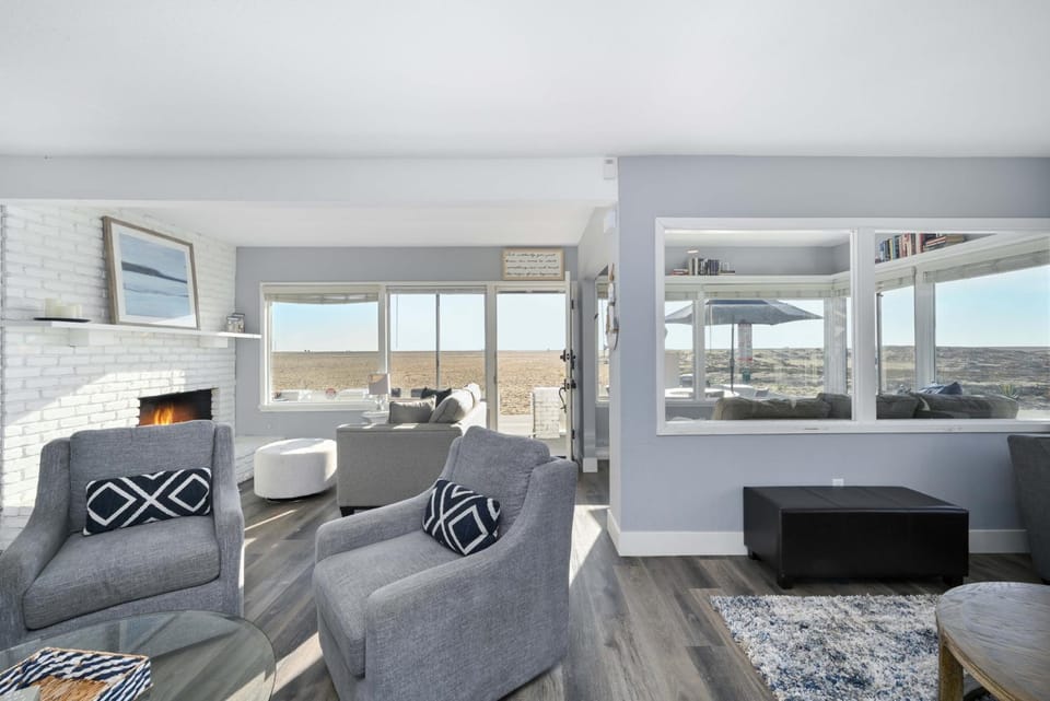 5 Bedroom Duplex on the Boardwalk next to Balboa Pier House in Balboa Peninsula
