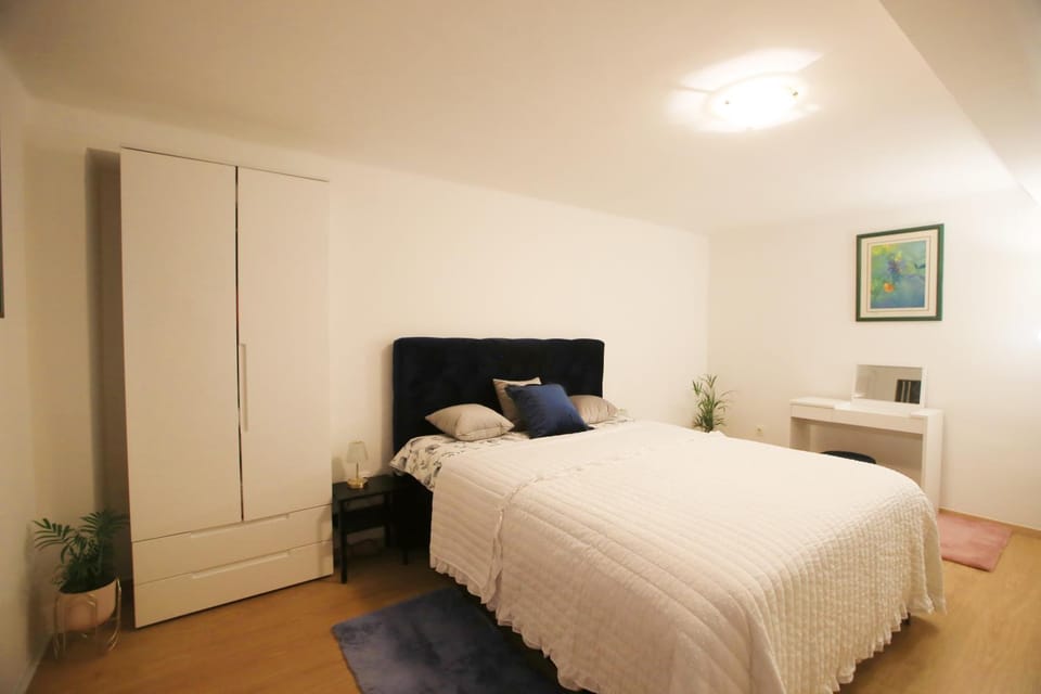 Bamboo Oasis Apartment with terrace in the garden and free parking, Rijeka Apartment in Rijeka