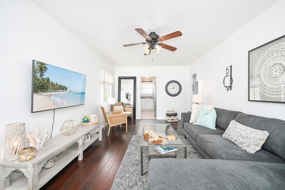 San Clemente Bungalow with jacuzzi Close to the Beach House in San Clemente