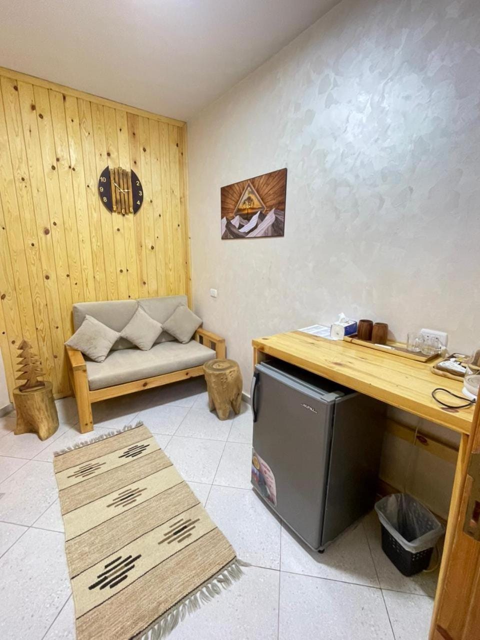 Kitchen or kitchenette, Seating area