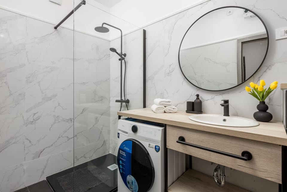 Shower, Bathroom