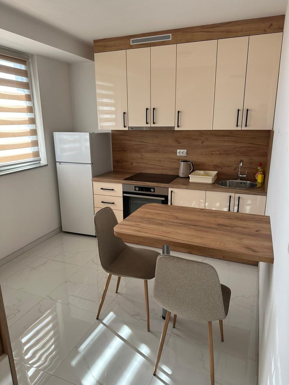 Kitchen or kitchenette, Dining area, pet friendly, stove