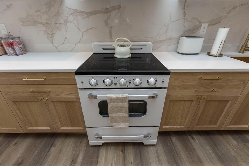 pet friendly, stove, kitchen