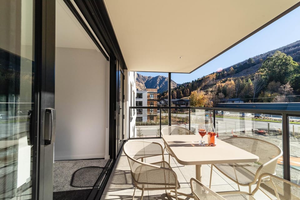 Patio, Location