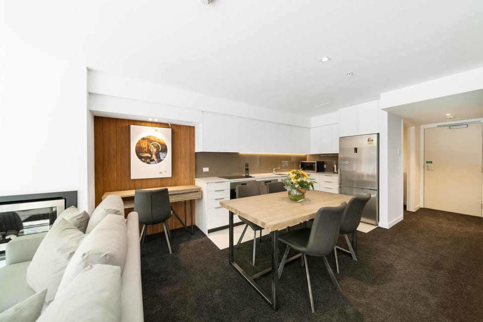 Facade/entrance, Kitchen or kitchenette, Dining area, kitchen