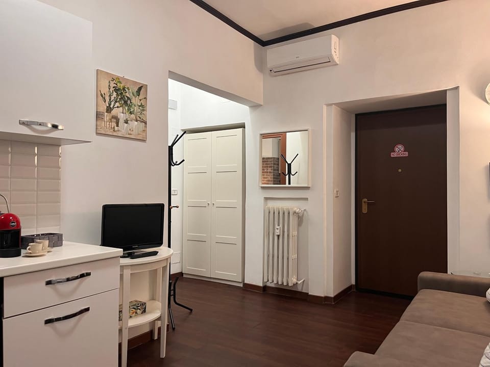 TV and multimedia, air conditioner