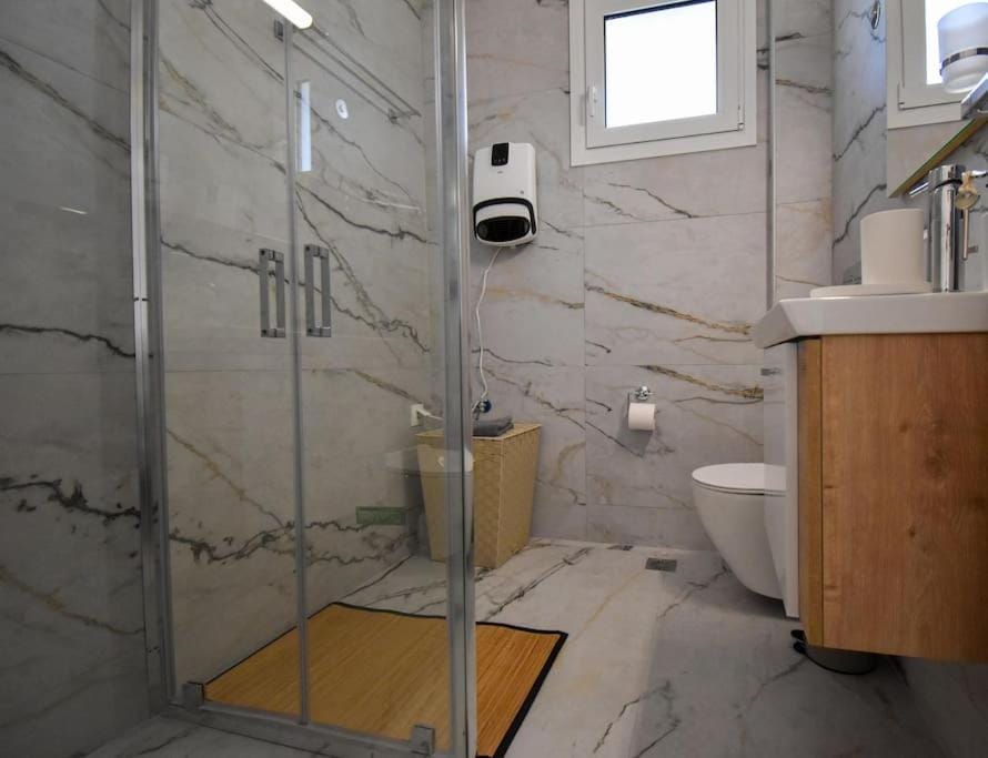 Shower, Toilet, Bathroom