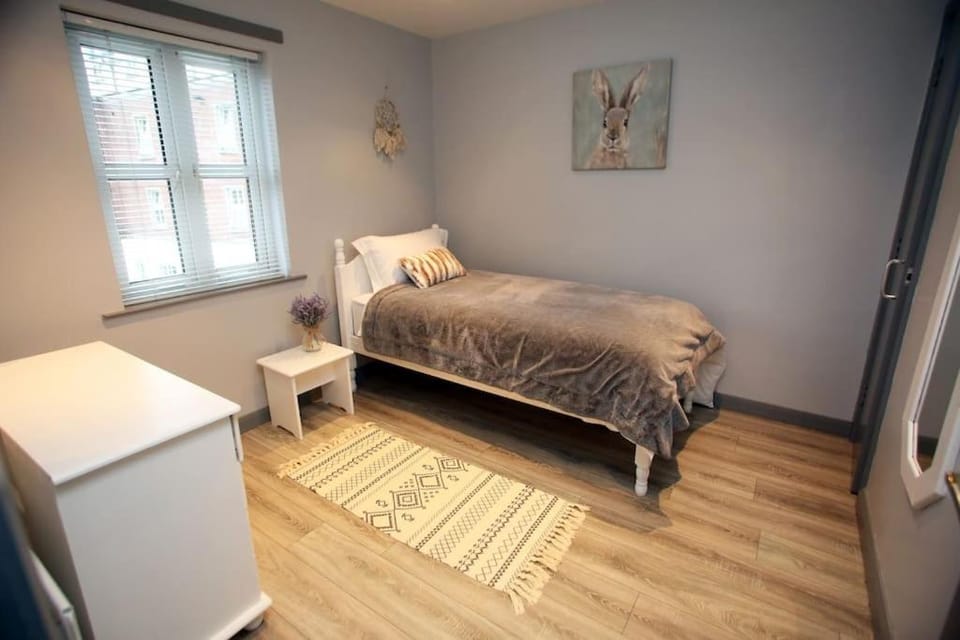 Luxury Townhouse: L/Derry City BT48 7JX Apartment in Londonderry