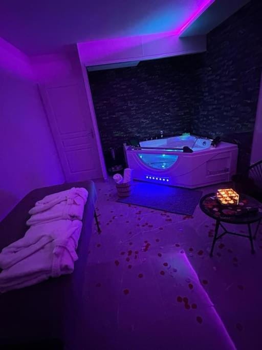 T3 5 étoile jacuzzi Apartment in Toulouse