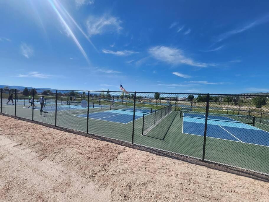 Perfect location in bear lake House in Garden City