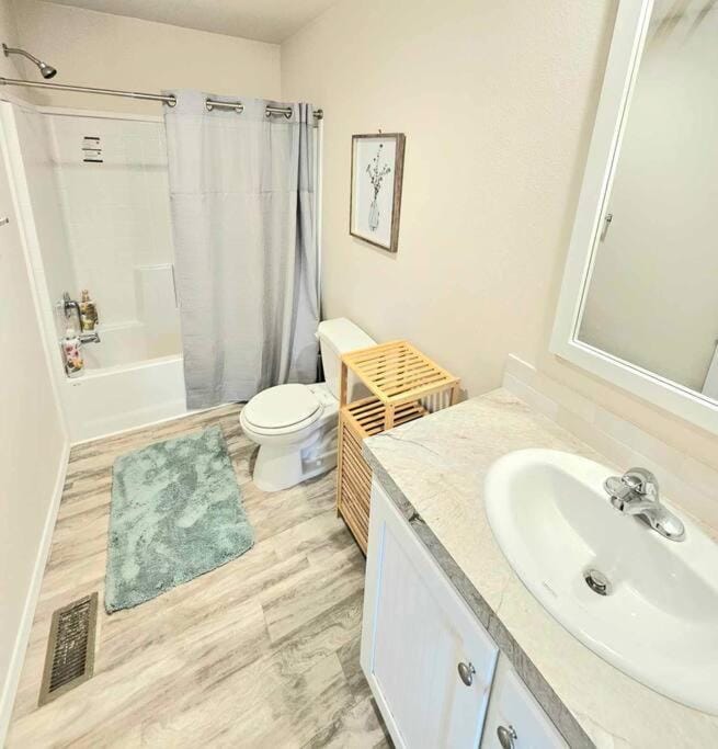 New house ready for you House in Garden City