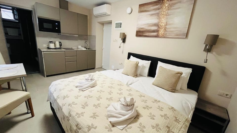 Coffee/tea facilities, Kitchen or kitchenette, Bedroom