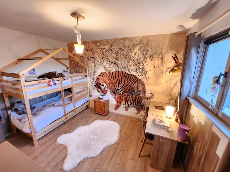 Photo of the whole room, Bedroom, bunk bed