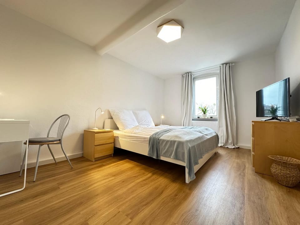 Bed, Photo of the whole room, Bedroom