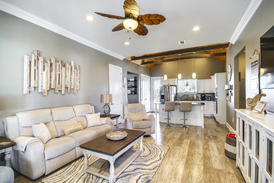 Walk to Beach Stunning Gulfport Getaway House in Gulfport