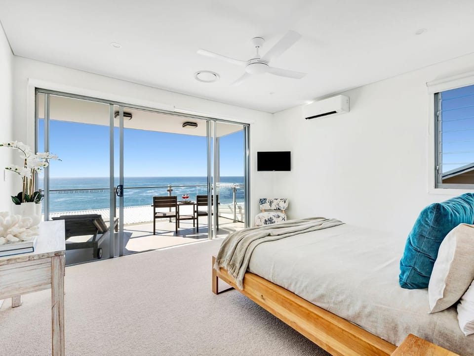 TV and multimedia, View (from property/room), Balcony/Terrace, Bedroom, Sea view, air conditioner