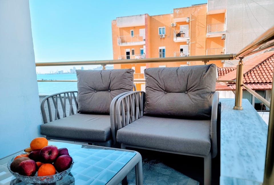 View (from property/room), Balcony/Terrace, Seating area