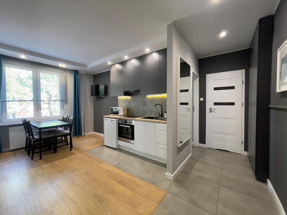 Kitchen or kitchenette, Dining area, oven, pet friendly