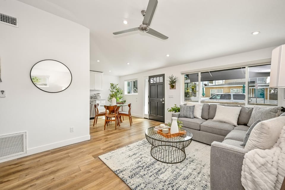 Remodeled 4 Car with Parking Patio and Firepit House in Balboa Peninsula