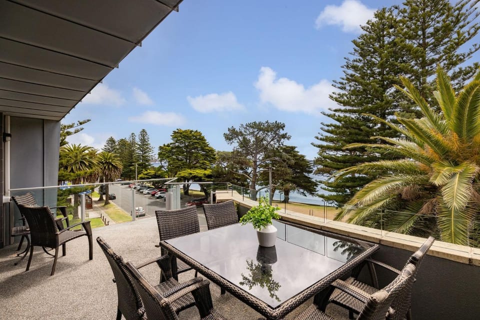 Beachfront on the Esplanade House in Cowes
