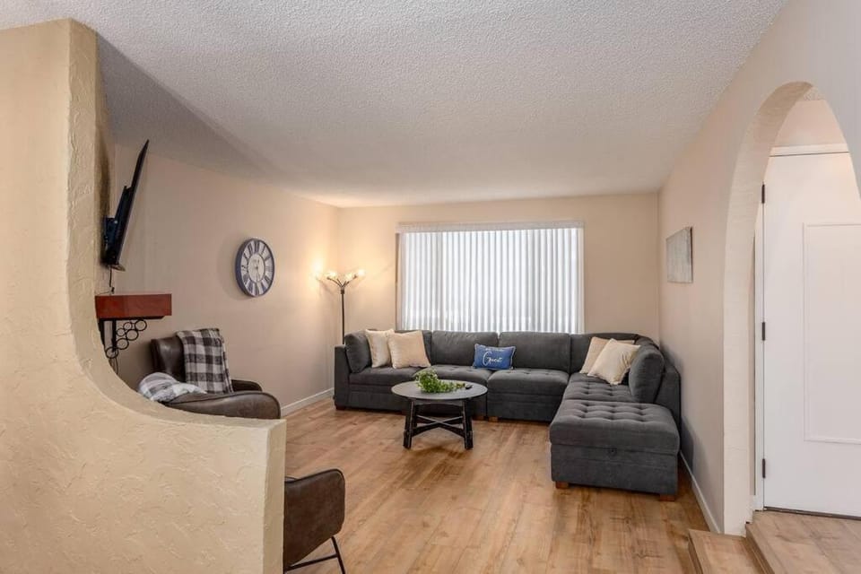 Edgewater Paradise HotTub Private Dock & Game Room House in Moses Lake