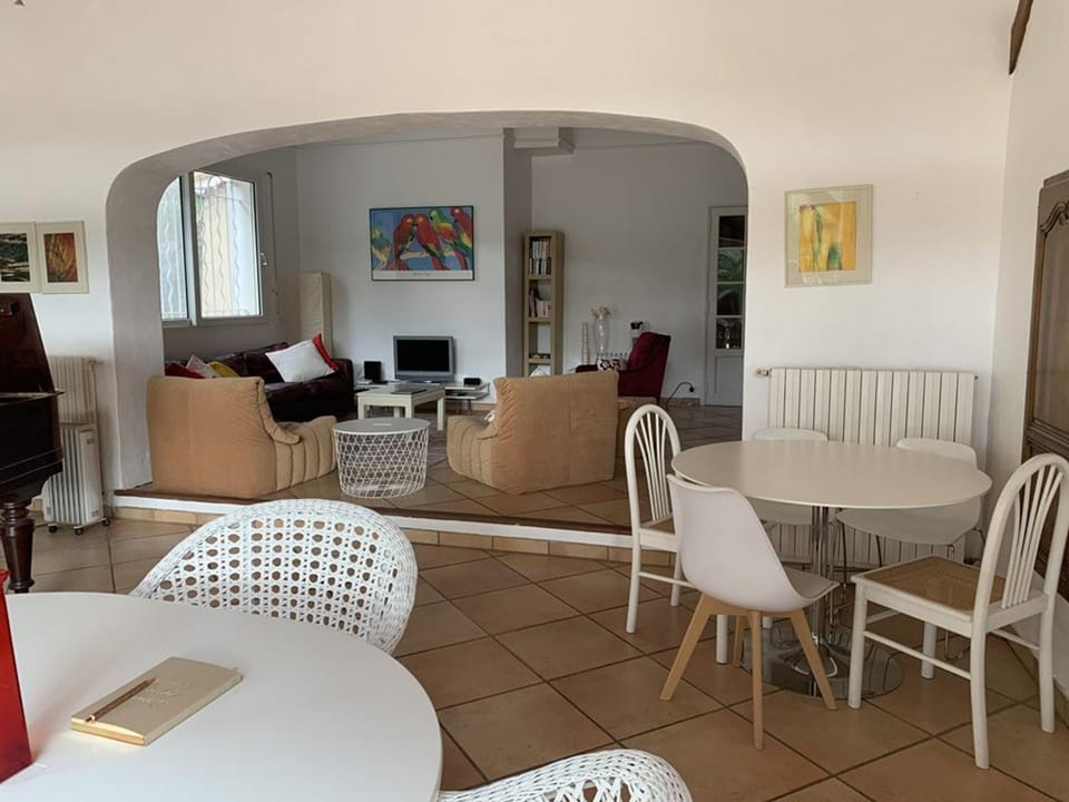 Hyères Pesquiers: Villa 5 Chambres avec Piscine et Climatisation - FR-1-335-169 Villa in Hyères