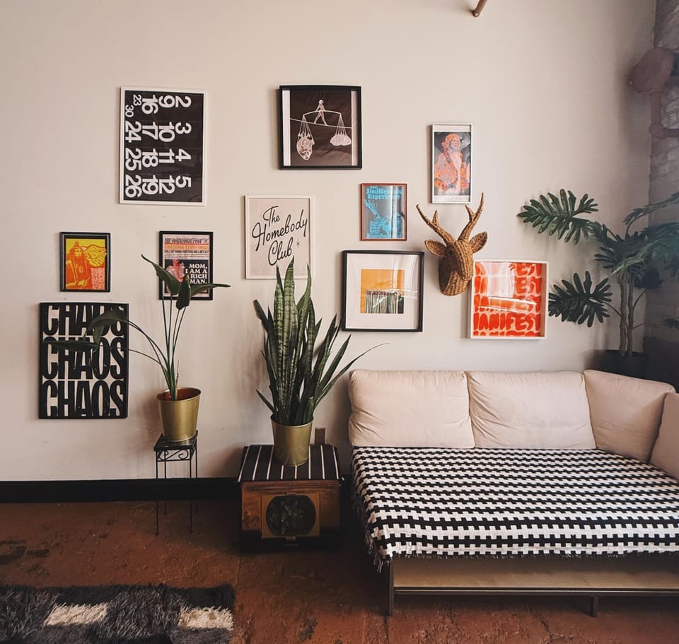 420 Friendly BOHO Loft Downtown KING suite FREE parking Apartment in Windsor