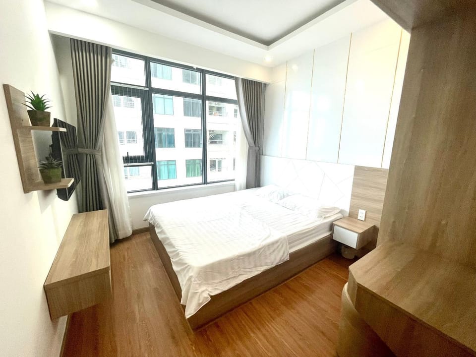 Communal lounge/ TV room, Bed, TV and multimedia, Living room, Photo of the whole room, Seating area, Evening entertainment, Bedroom