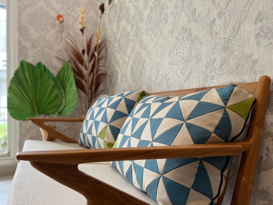 Decorative detail, Seating area
