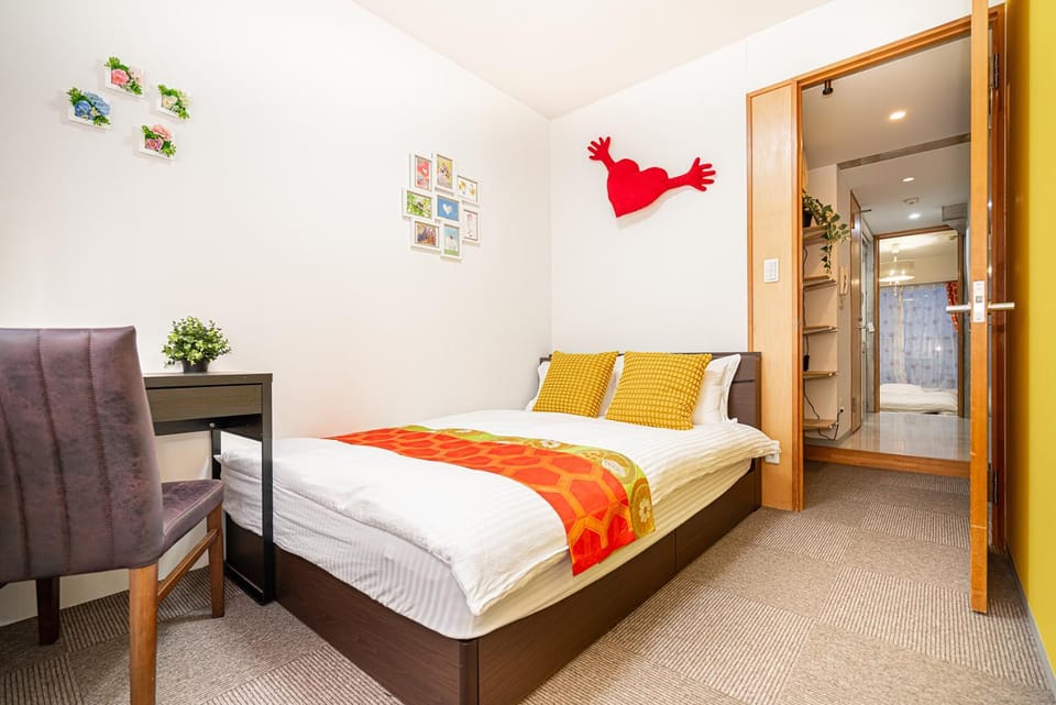 Bed, Photo of the whole room