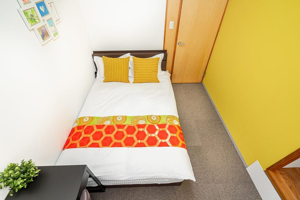 Bed, Photo of the whole room