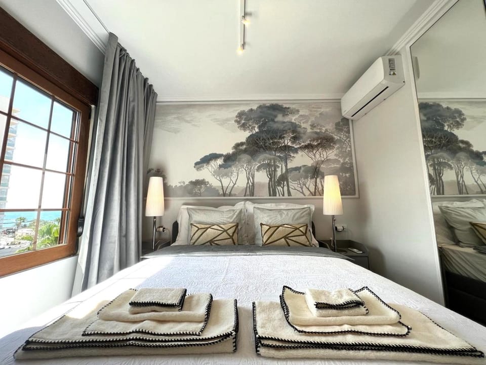 Bed, View (from property/room), View (from property/room), Other, Other, Other, Photo of the whole room, Bedroom, towels, air conditioner